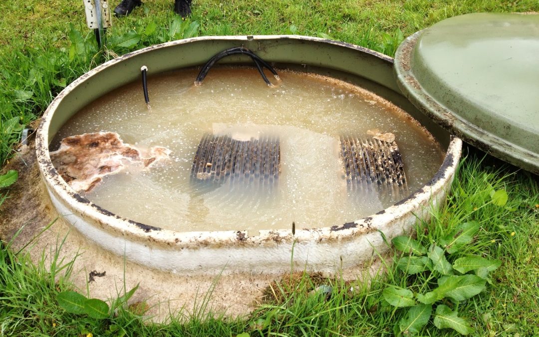 De sludging Septic Tanks
